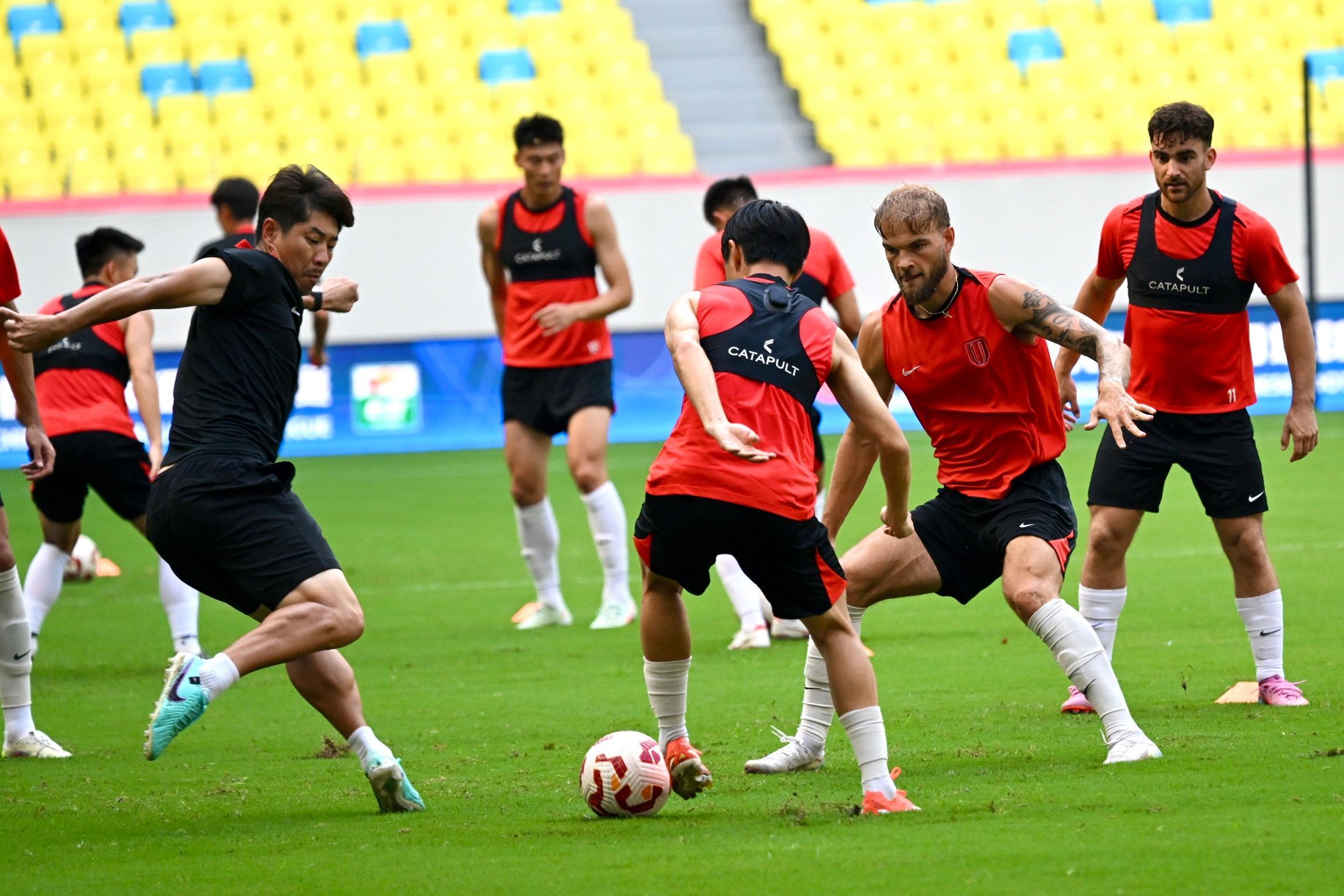 成都蓉城主场战亚泰赛前百场仪式