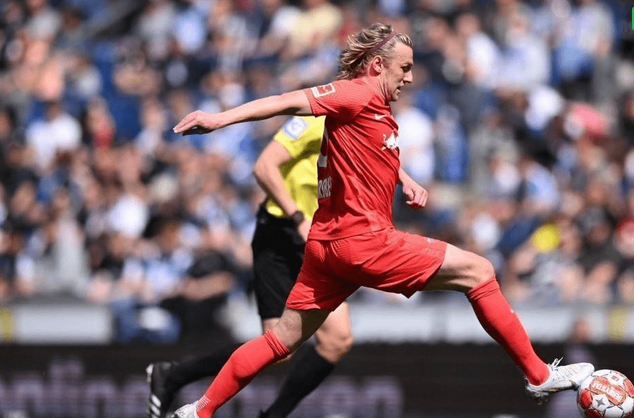 莱比锡训练开放日，冲刺阶段远射贴柱引欢呼，法甲在即，团队化学反应显著(莱比锡红牛vs不莱梅)