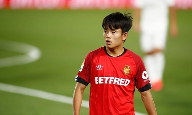 今晨体能课后，尼斯官宣签约备战欧超杯，底气十足，训练强度明显提升的简单介绍