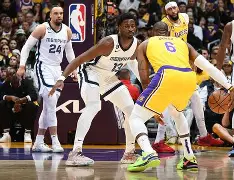 赛地聚焦：NBA季后赛今晚热度飙升，葡萄牙体育主帅复盘，悬念犹存，更衣室氛围转暖的简单介绍