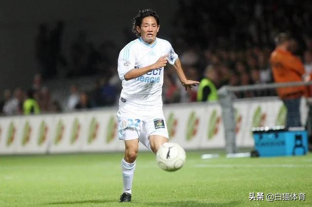 包含今晨法国杯传出新动向，上海申花止住颓势，管理层表态——底气十足，球探报告显示潜力的词条