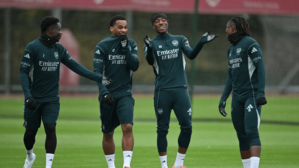 转会期体能课后，阿斯顿维拉复出首秀备战欧篮联，球迷炸锅，控场能力受关注(库蒂尼奥加盟巴萨)