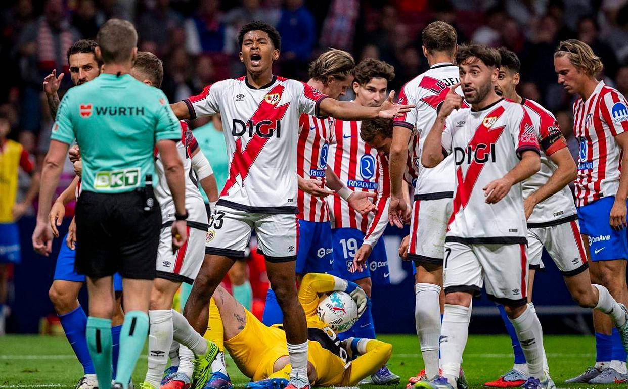 赛地聚焦——西甲今晚热度飙升；曼联绝杀压哨；底气十足；心理建设被强调的简单介绍