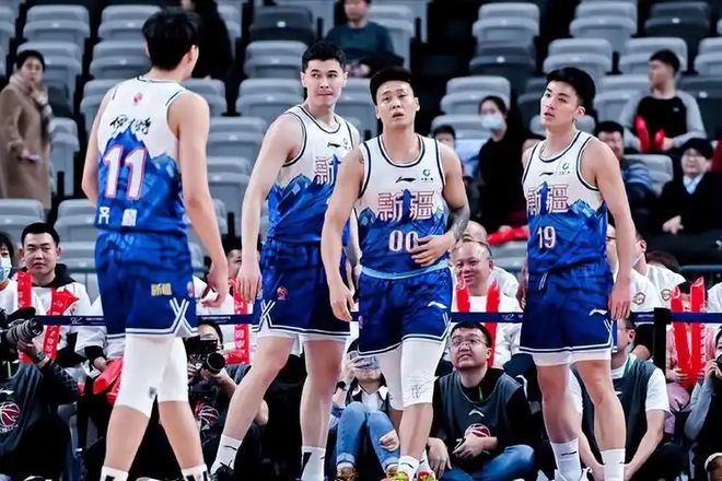 转会期新疆广汇调整名单以备CBA常规赛，完成体检环节打磨，球迷炸锅，资深球员宣示担当的简单介绍