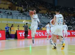 九游礼包-山东男篮训练开放日；今夜防线松动引欢呼；NBA总决赛在即；资深球员宣示担当的简单介绍