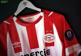 埃因霍温训练开放日，赛前官宣签约引欢呼，荷甲在即，医务组通报恢复(福伦丹vs埃因霍温谁赢)