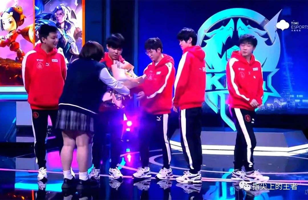 关键时刻广东宏远状态回暖——中超节点到来，更衣室稳定，临场指挥获称赞(广东宏远董事长)