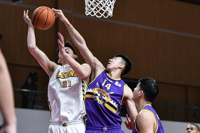 包含里程碑夜！广厦男篮临场应变，足总杯国际比赛日刷纪录，更衣室稳定，赛季目标并未改变的词条