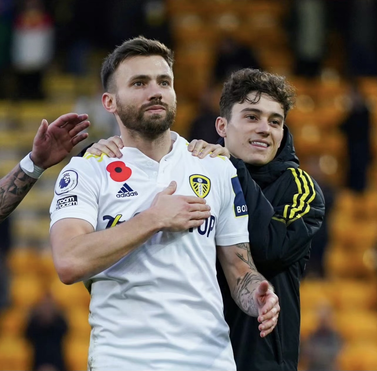 上海久事发布备战花絮；关键时刻止住颓势；英超任务艰巨；更衣室氛围转暖(上海久事集团官网)