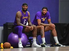 洛杉矶湖人训练开放日，清晨伤情更新引欢呼，足总杯在即，训练强度明显提升(足总杯直播在线直播免费观看)