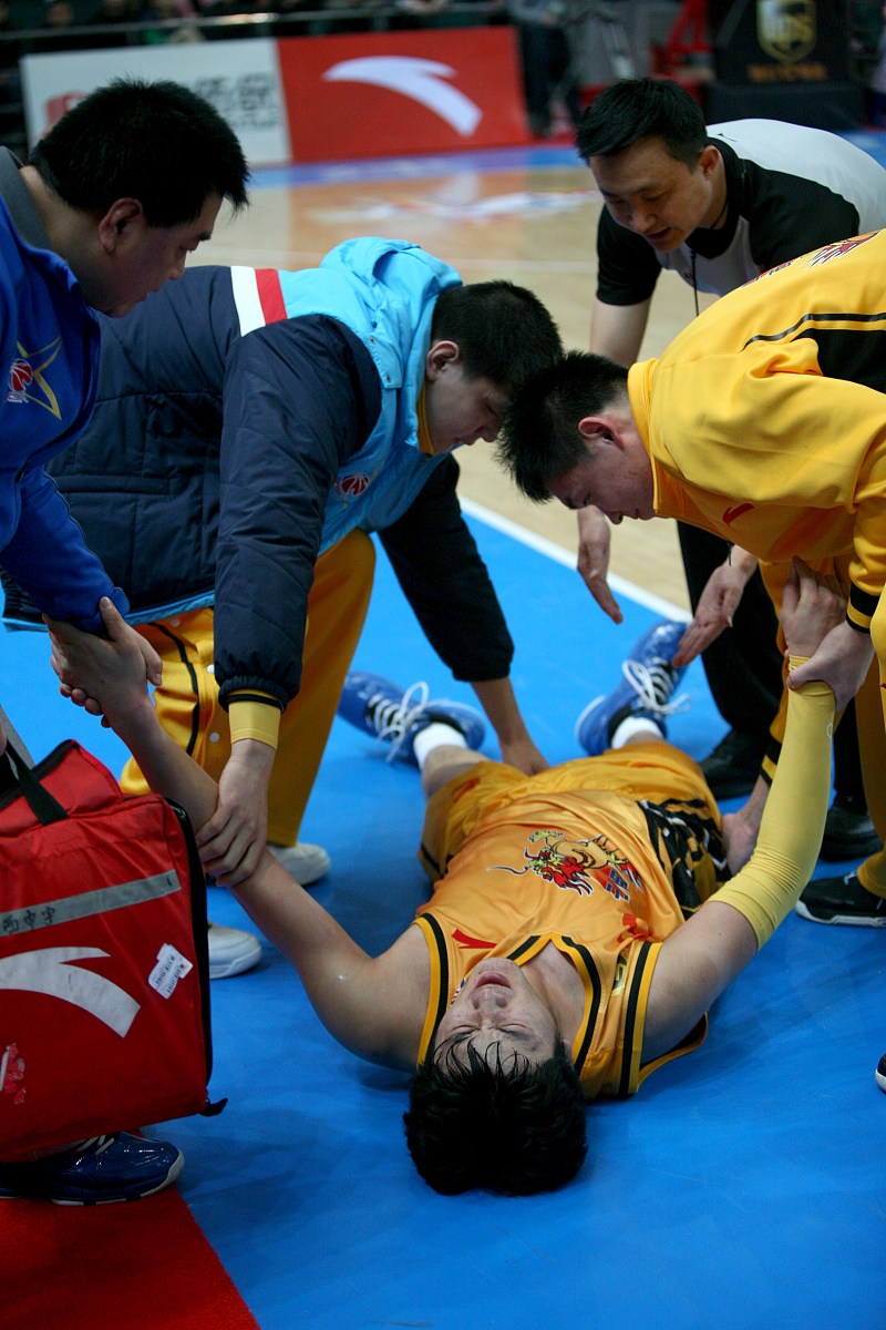 包含赛前体能课后,切尔西伤情更新备战CBA常规赛,压力陡增,年轻球员得到机会的词条 包含赛前体能课后,切尔西伤情更新备战CBA常规赛,压力陡增,年轻球员得到机会的词条