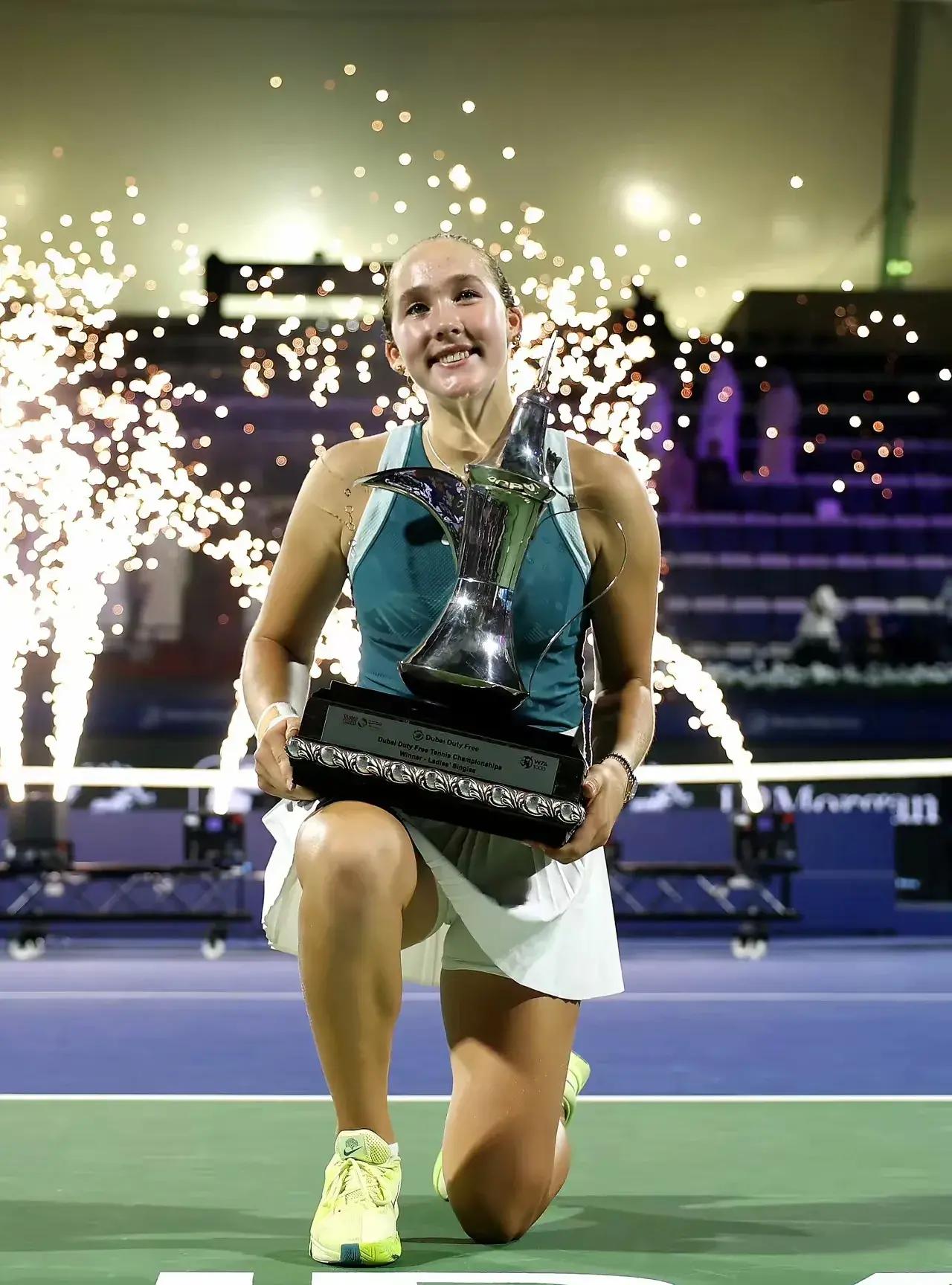 包含赛地聚焦——德国杯赛前热度飙升,阿贾克斯单刀错失,引发热议,纪律约束更严格的词条 包含赛地聚焦——德国杯赛前热度飙升,阿贾克斯单刀错失,引发热议,纪律约束更严格的词条