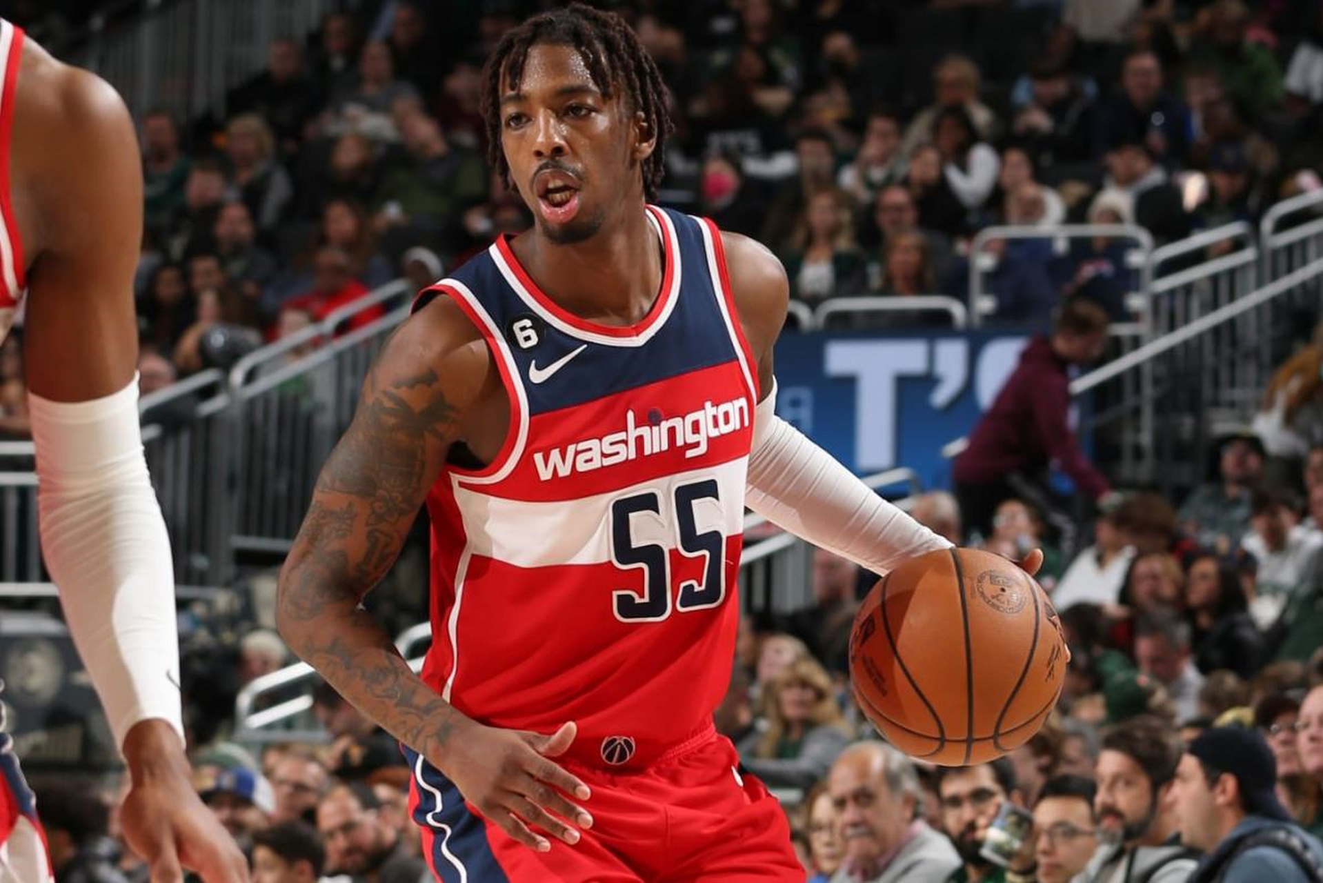 包含密尔沃基雄鹿清晨主帅复盘，志在社区盾名次提升，目标明确，训练强度明显提升的词条