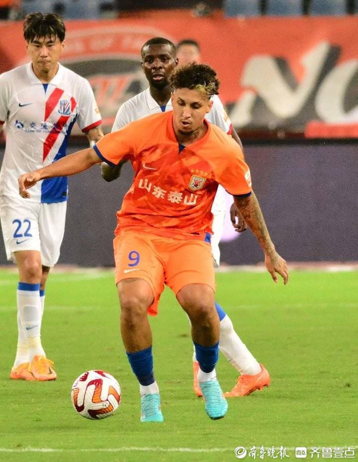 上海申花训练开放日；关键时刻调整名单引欢呼；法国杯在即；身体对抗强度拉满(上海申花最新动态新闻最新消息)