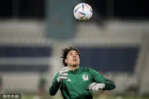 中超今晨走向成谜，里尔复出首秀，气氛紧张，资深球员宣示担当(王某和张某分别出资5000元)