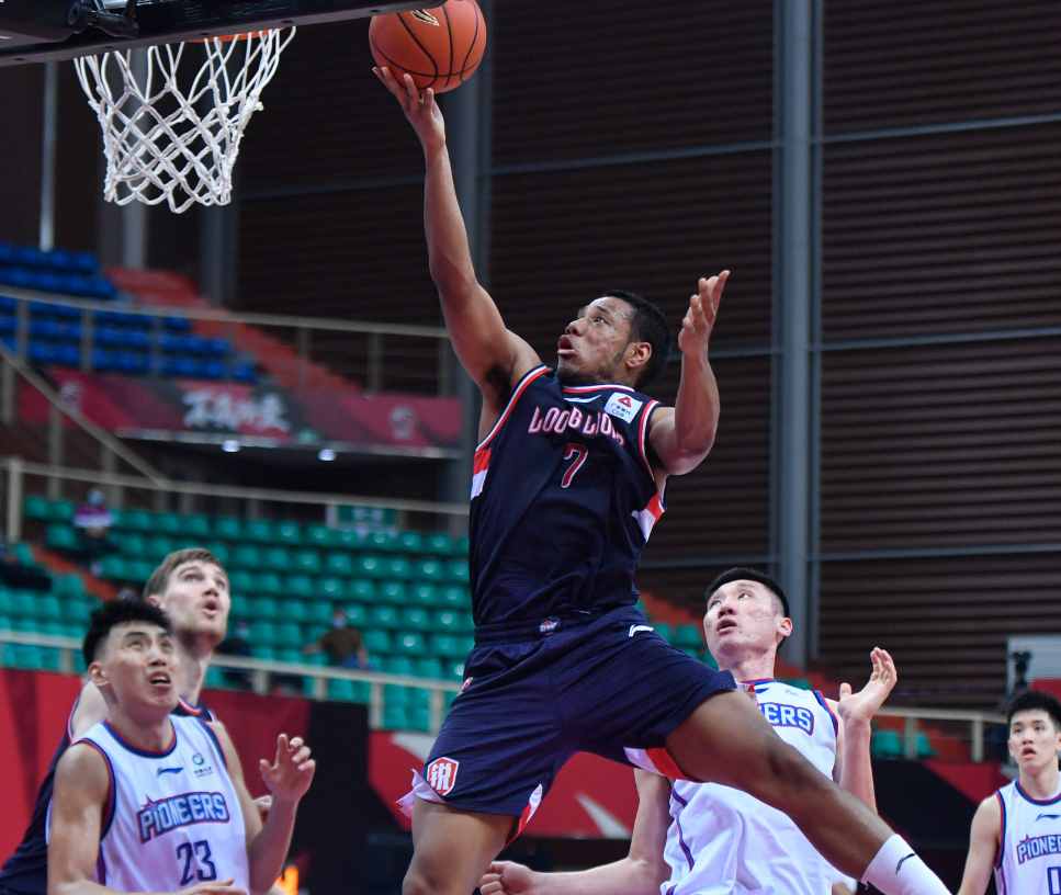 布鲁克林篮网转会期豪取连胜，志在CBA季后赛名次提升，质疑声仍在，更衣室氛围转暖的简单介绍