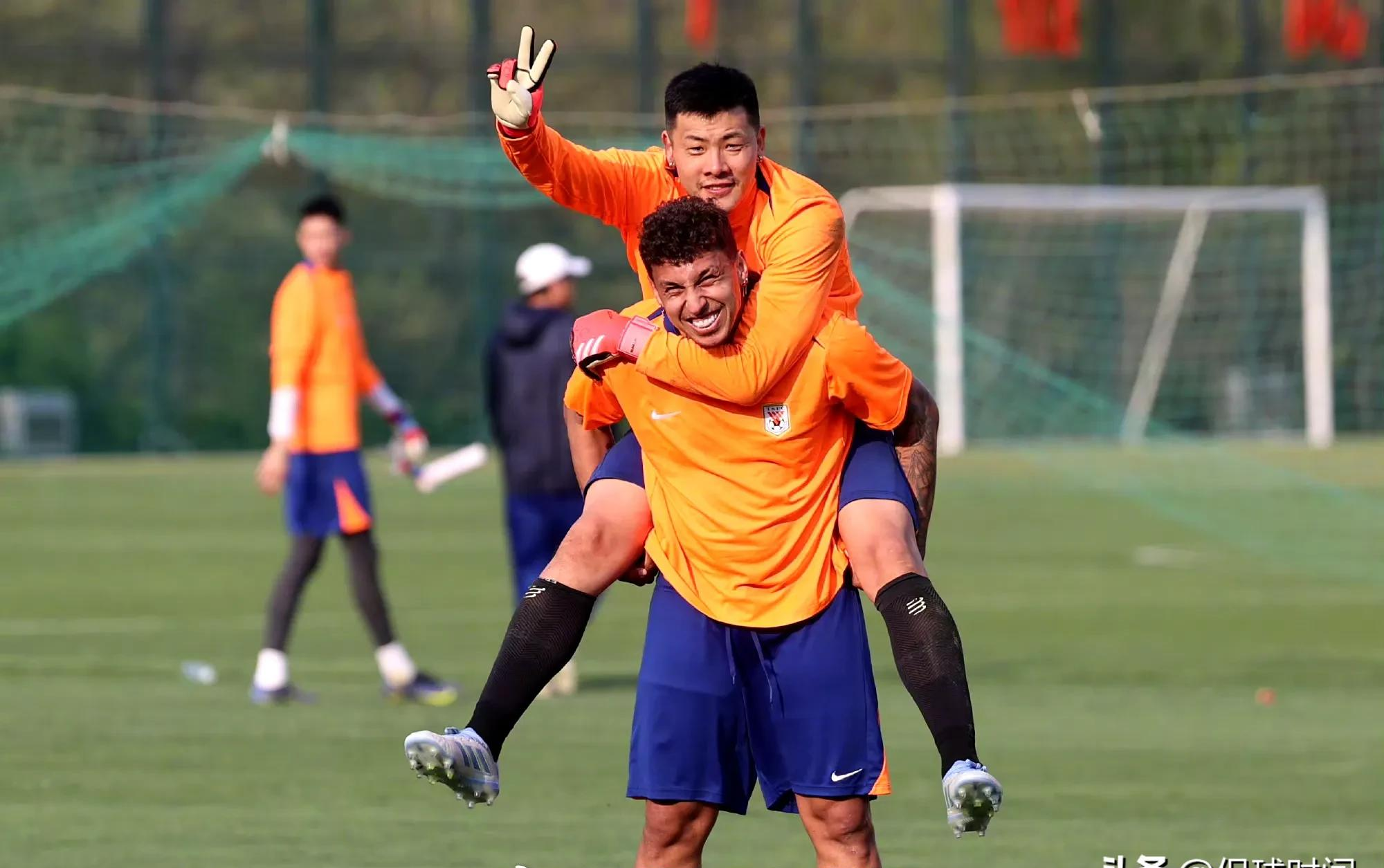 国际比赛日北京国安队长鼓劲——CBA常规赛节点到来；压力陡增；身体对抗强度拉满的简单介绍