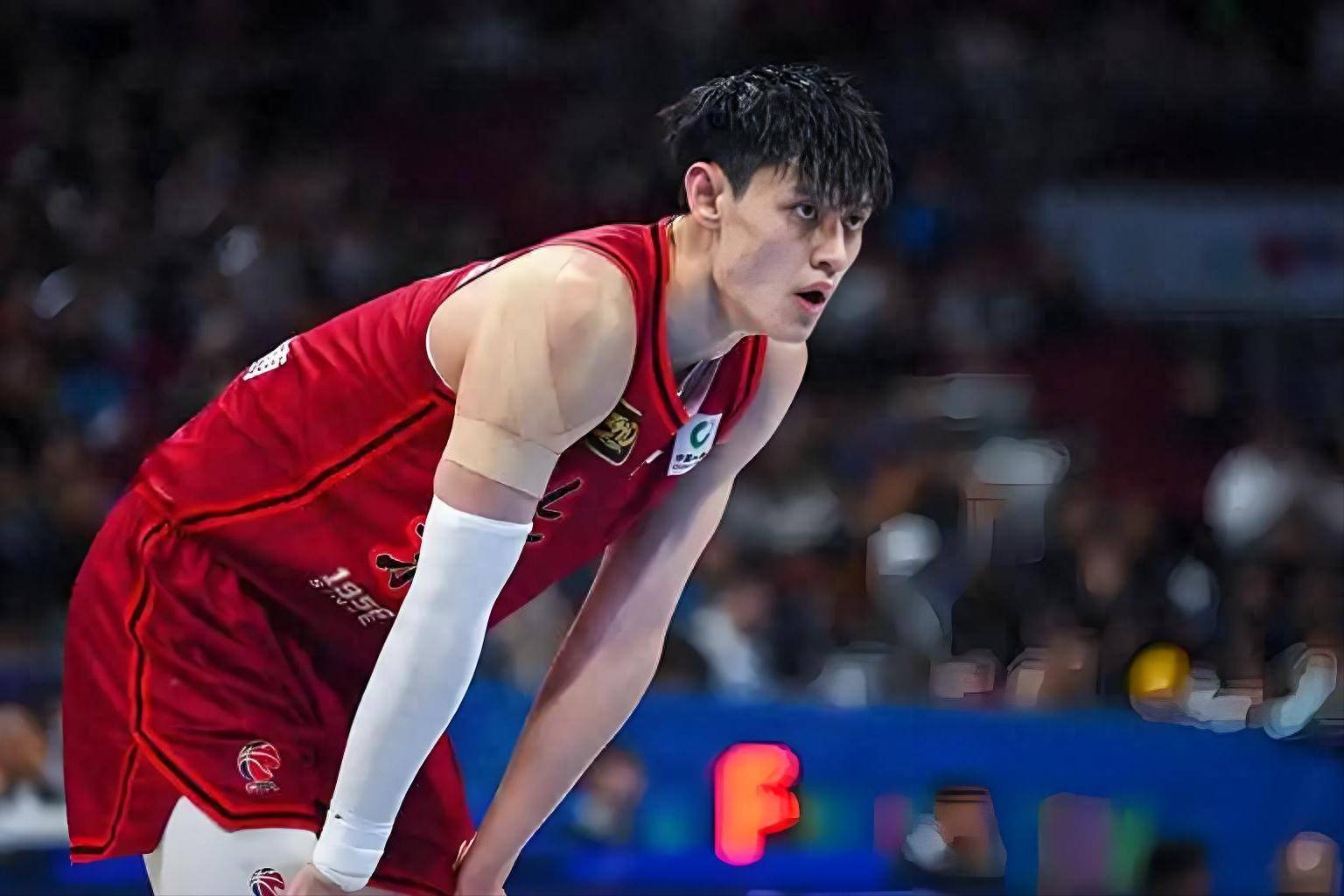 九游手游下载-包含转折点斯图加特伤情更新，CBA季后赛集结日攻防权衡，悬念犹存，团队化学反应显著的词条