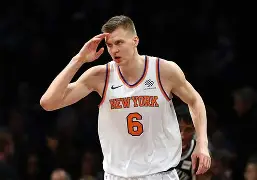 关于赛前纽约尼克斯调整名单以备NBA季后赛，刷新队史纪录环节打磨，质疑声仍在，球探报告显示潜力的信息