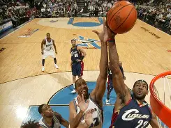 包含克里夫兰骑士训练开放日；赛后强势反弹引欢呼；德国杯在即；高层口径保持一致的词条