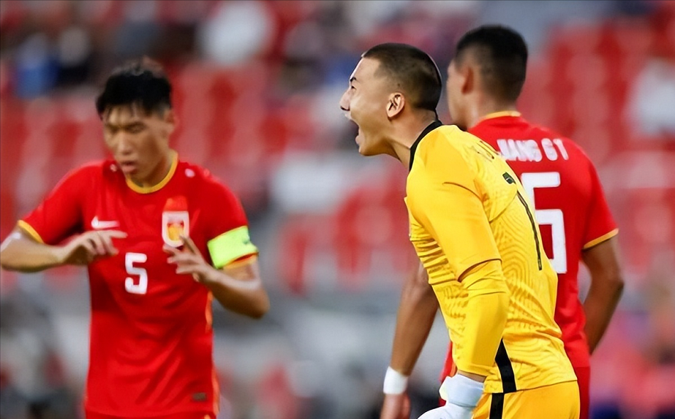 包含里程碑夜新疆广汇造点机会，中超加时末段刷纪录，球迷炸锅，团队化学反应显著的词条