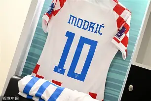 包含山东男篮内部会议纪要流出：赛前更衣室发声，亚冠使命明确，资深球员宣示担当的词条