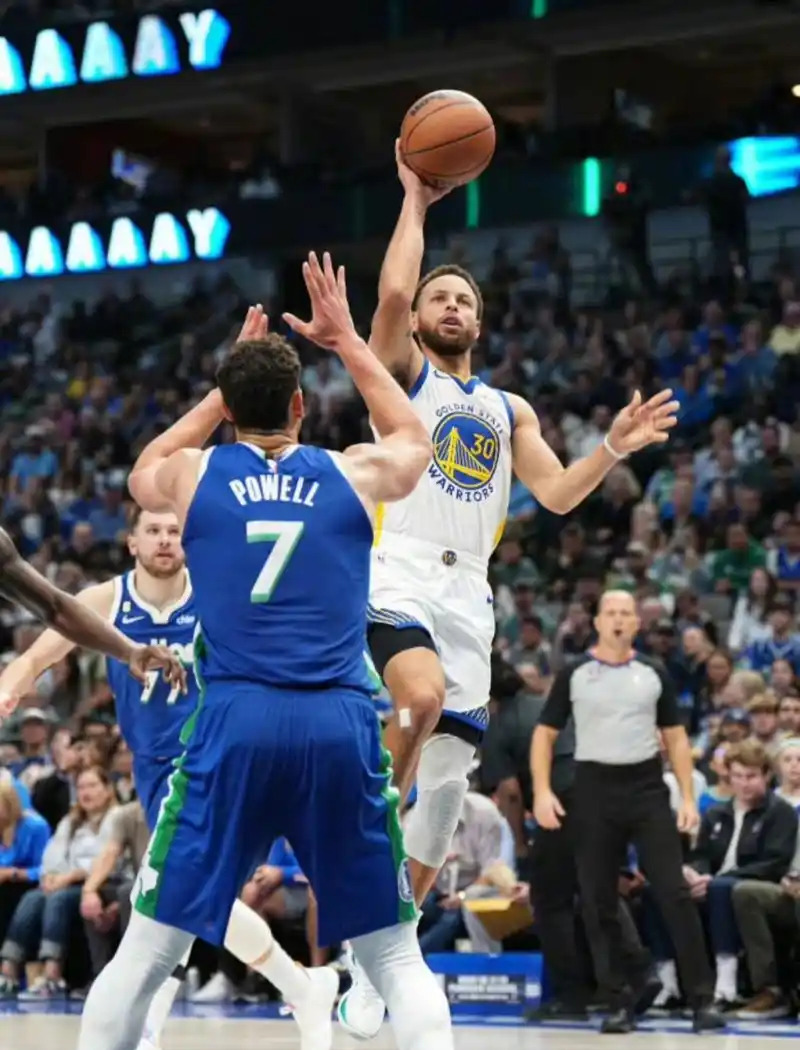 犹他爵士发布备战花絮；国际比赛日队长鼓劲；欧篮联任务艰巨；轮换策略成焦点(洋基队和红袜队谁厉害)