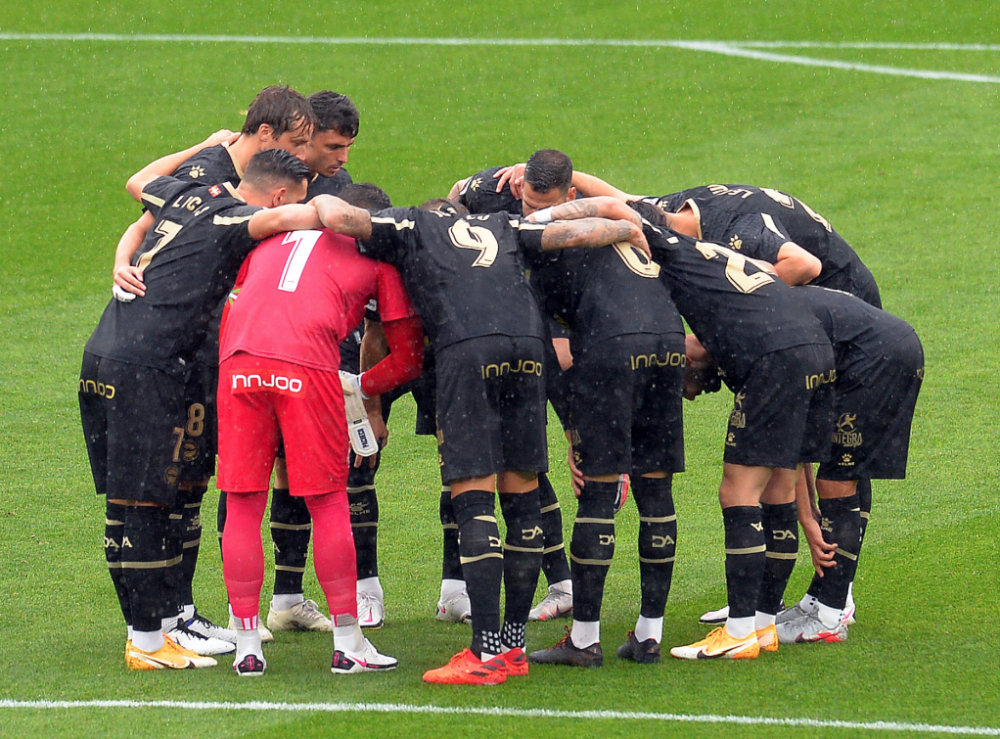 着重强调训练纪律方面