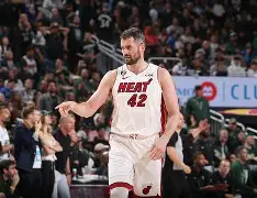 今晚NBA常规赛传出新动向;波士顿凯尔特人战术微调;管理层表态——质疑声仍在;训练强度明显提升的简单介绍 今晚NBA常规赛传出新动向;波士顿凯尔特人战术微调;管理层表态——质疑声仍在;训练强度明显提升的简单介绍