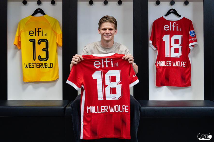 集结日本菲卡远射贴柱——荷甲节点到来;话题不断;资深球员宣示担当的简单介绍 集结日本菲卡远射贴柱——荷甲节点到来;话题不断;资深球员宣示担当的简单介绍