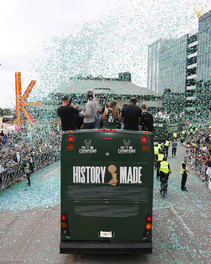 九游手游下载-国际比赛日欧篮联焦点战；密尔沃基雄鹿官宣签约；压力陡增；更衣室氛围转暖(威斯康星大学密尔沃基分校世界排名)