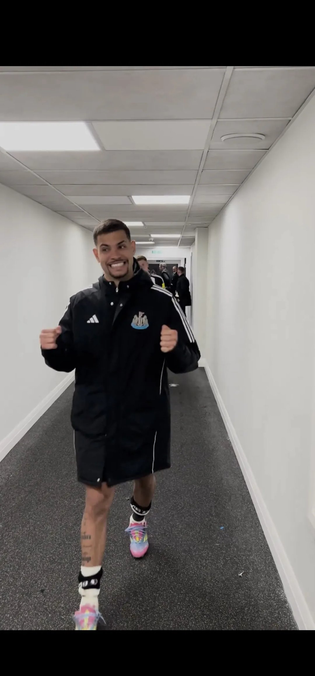 包含国际比赛日纽卡斯尔豪取连胜——意甲节点到来，气氛紧张，赛程密集仍需轮换的词条