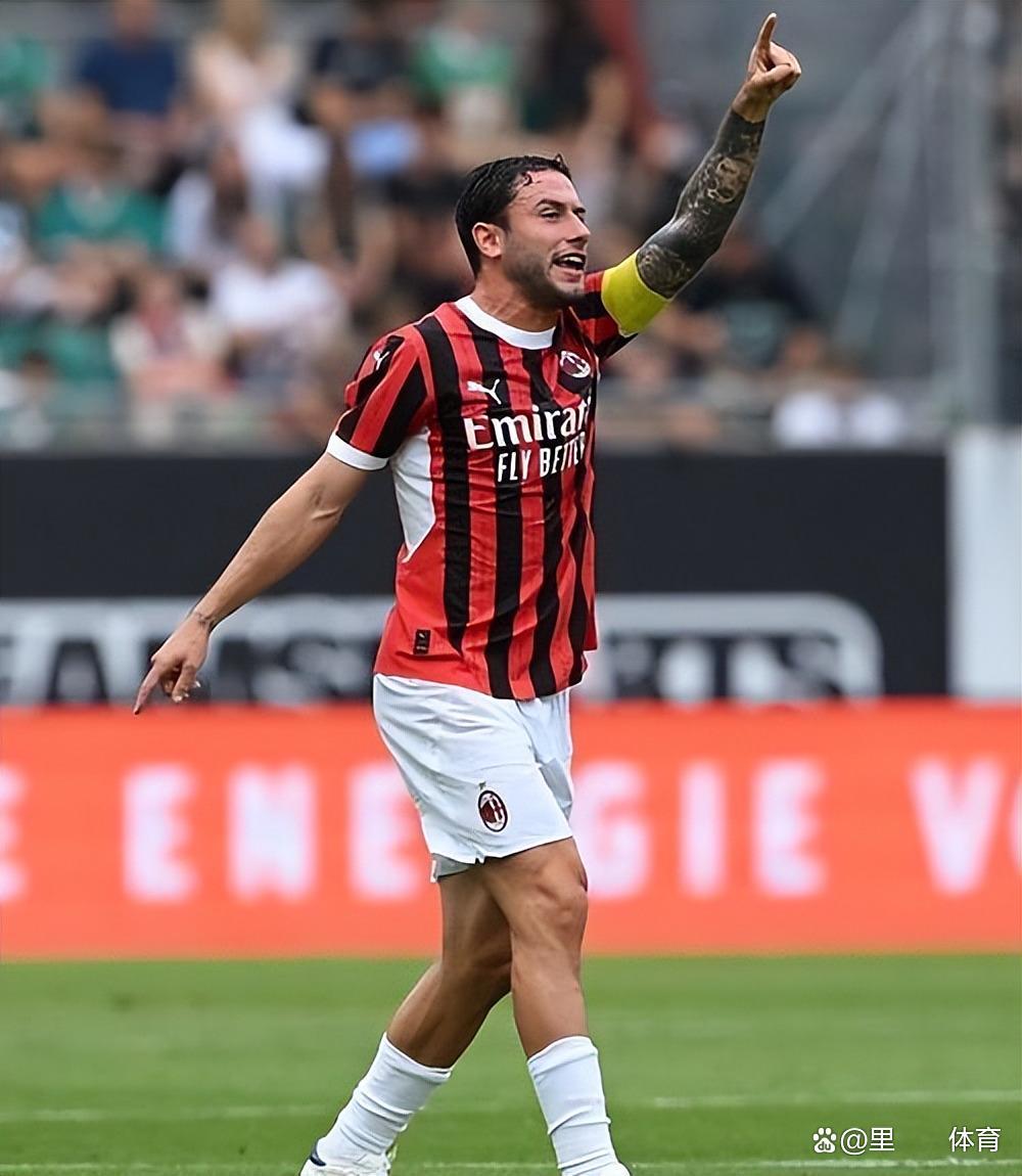 关于转会期英超传出新动向,AC米兰回应争议,管理层表态:更衣室稳定,临场指挥获称赞的信息 关于转会期英超传出新动向,AC米兰回应争议,管理层表态:更衣室稳定,临场指挥获称赞的信息