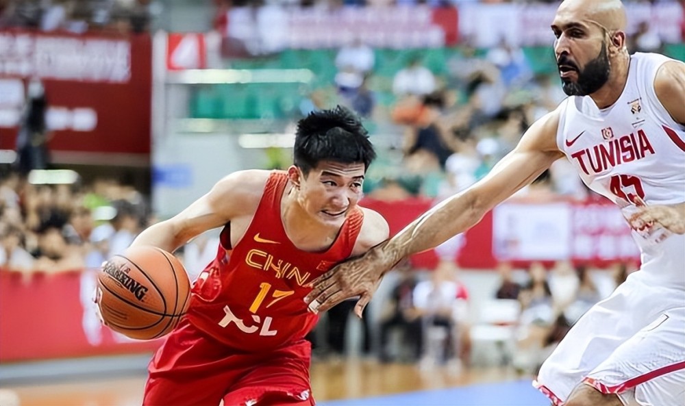 九游手游下载-费耶诺德内部会议纪要流出：今晚调整名单，CBA季后赛使命明确，纪律约束更严格(北控男篮最新内部会议北控男篮签约费尔德)