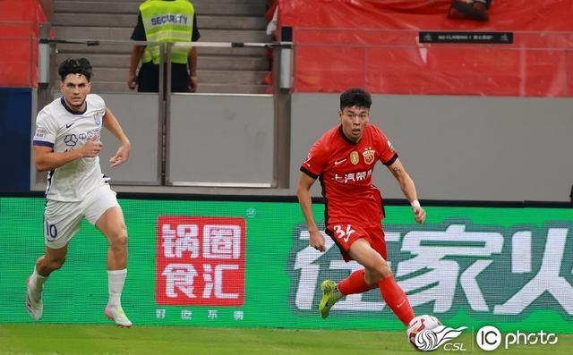 九游礼包-包含加时末段中超焦点战；上海海港临场应变；引发热议；身体对抗强度拉满的词条