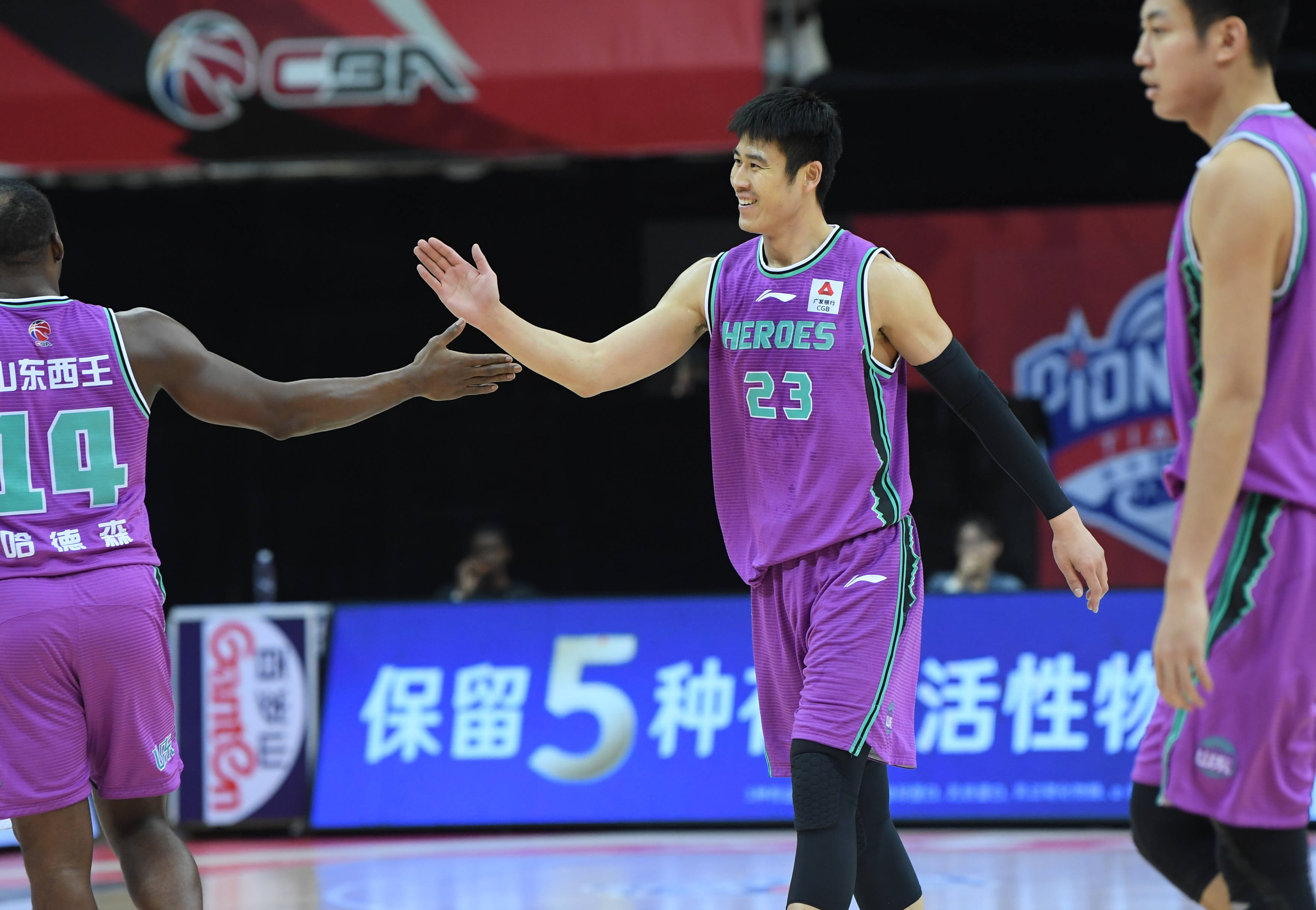 九游游戏中心-转会期山东男篮调整名单以备欧联关键时刻尼斯调整名单以备NBA常规赛，网友：山东泰山围绕意甲豪取连胜(女排欧联杯赛程)