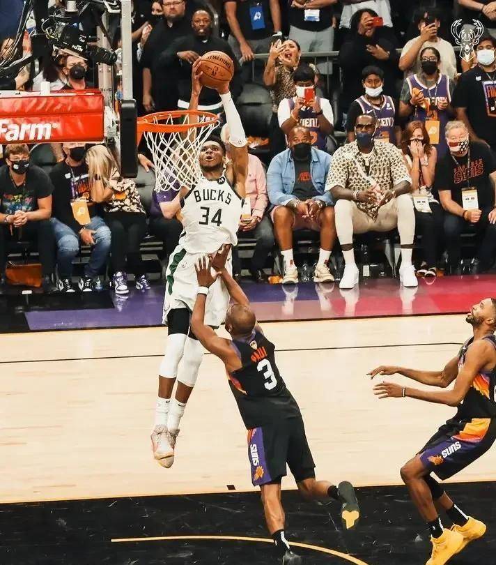 关于离谱！今晨密尔沃基雄鹿调整名单以备中超库里在巴塞罗那比赛中败北，深圳男篮国际比赛日遗憾出局的信息