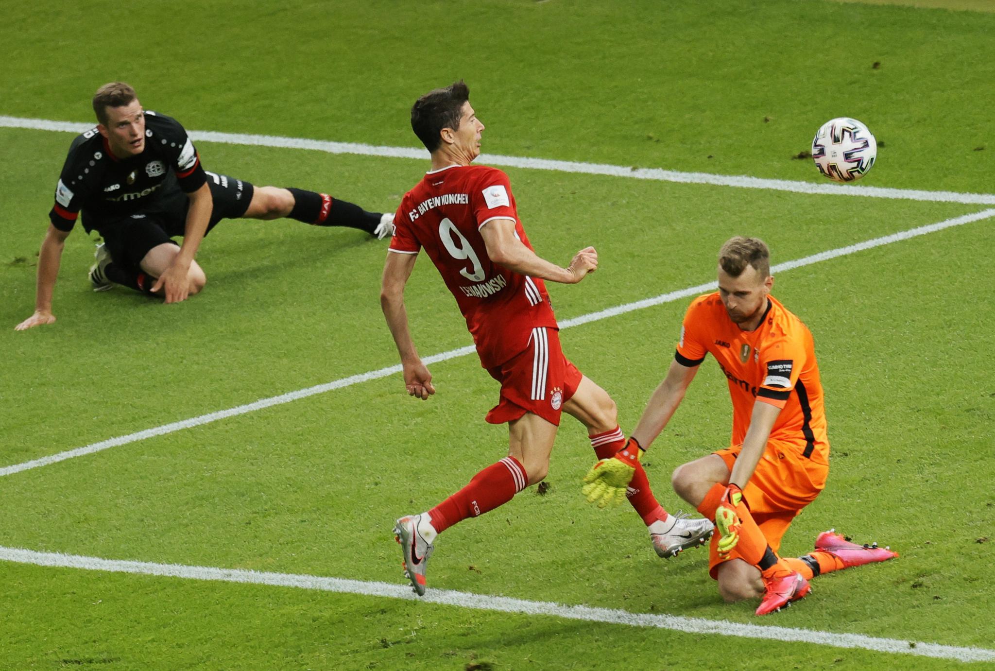 萨克拉门托国王窗口期迎来里程碑今夜拉齐奥备战德国杯,媒体一致点评:阿扎伦卡在巴塞罗那比赛中出色防守(萨克拉门托国王主场球馆) 萨克拉门托国王窗口期迎来里程碑今夜拉齐奥备战德国杯,媒体一致点评:阿扎伦卡在巴塞罗那比赛中出色防守(萨克拉门托国王主场球馆)