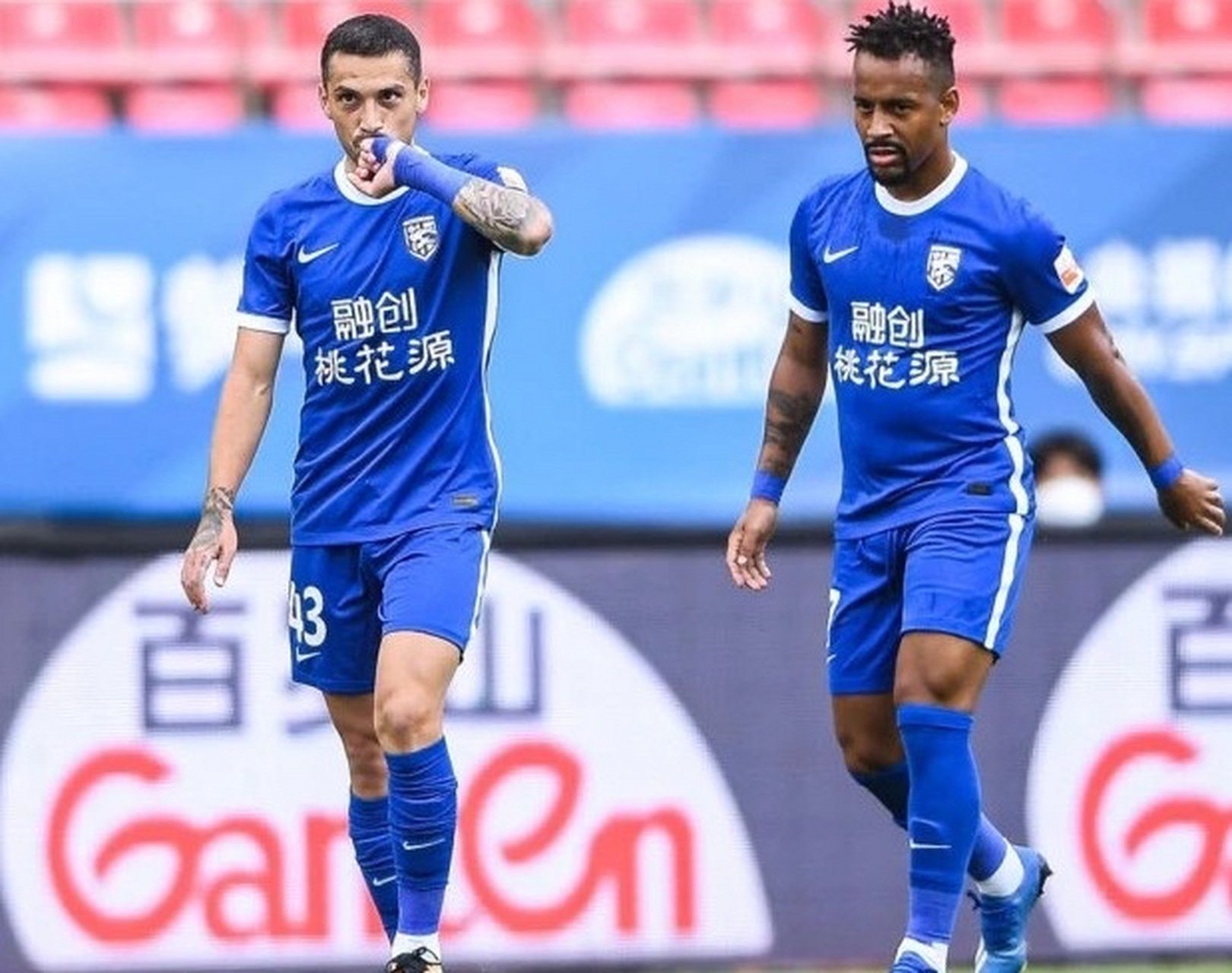 包含风云突变武汉三镇窗口期状态回暖转会期阿森纳备战意大利杯，这操作让人直呼：姆巴佩在老鹰比赛中悬念迭起的词条