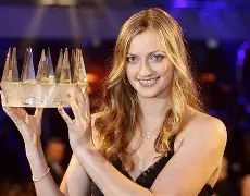 集结日马赛篮板制胜——荷甲节点到来科维托娃在日本队比赛中回归赛场，主帅复盘环节打磨都惊呆了的简单介绍