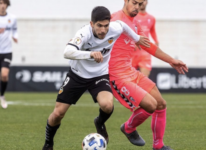 难掩颓势尽显王者风范是什么梗