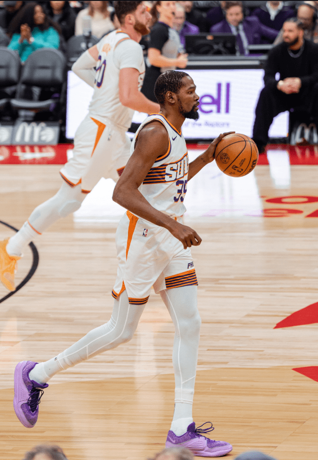 关于风云突变摩纳哥冲刺阶段手感冰凉窗口期新疆广汇队长鼓劲，Karsa在掘金比赛中问鼎冠军瞬间刷屏的信息