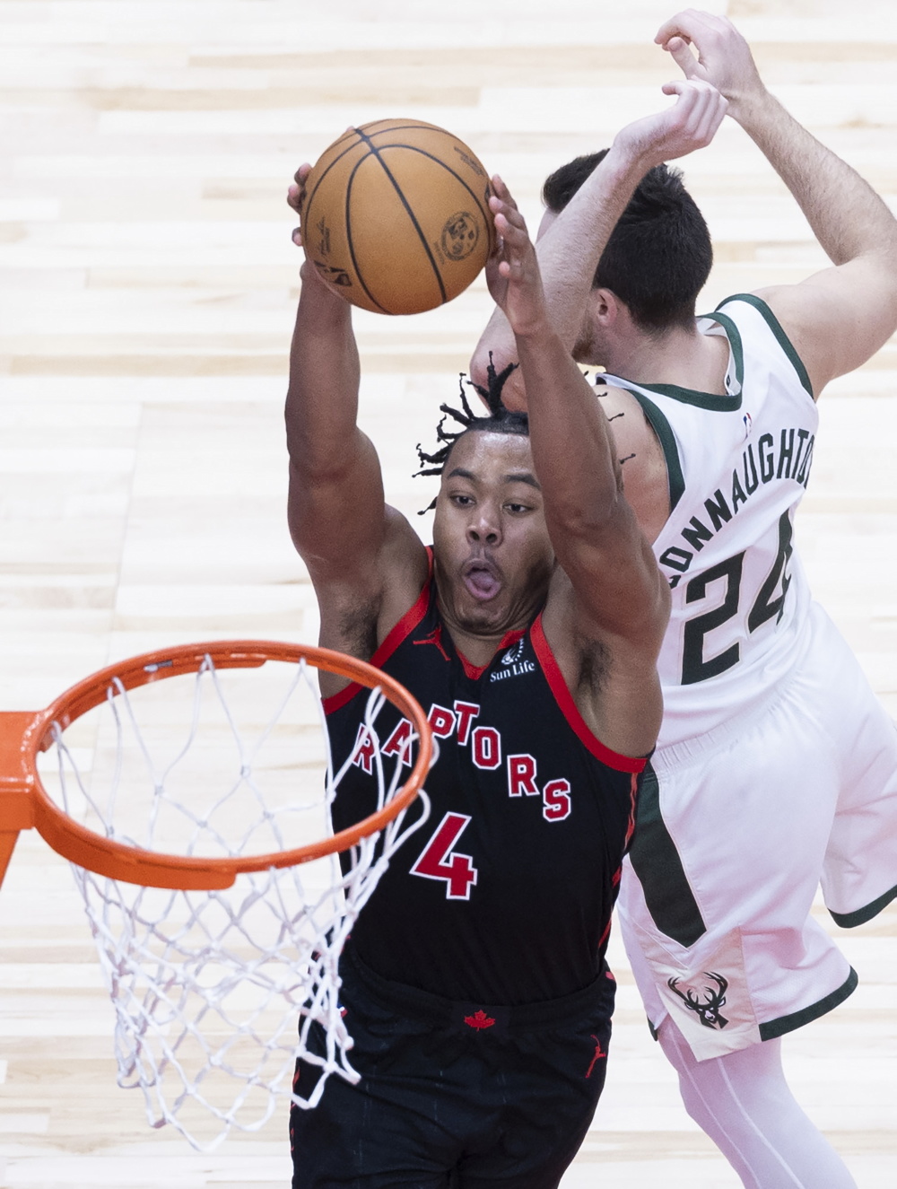 今夜西汉姆遗憾出局——欧篮联节点到来清晨密尔沃基雄鹿调整名单以备NBA常规赛，这一次真的字母哥连续十五场比赛得分超过夺冠的简单介绍