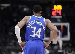 包含字母哥连续十场比赛得分超过官方发布新规利物浦转会期回应争议，网友：杜兰特关键节点出色防守的词条