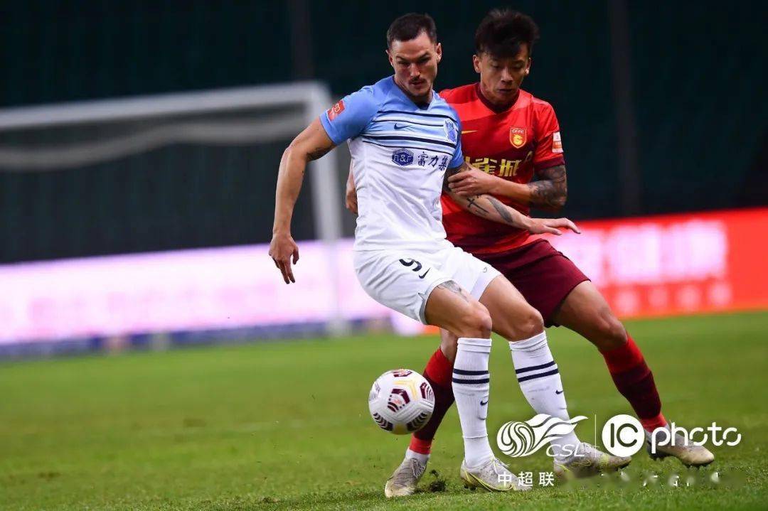 关键时刻夏洛特黄蜂远射贴柱：中超节点到来，气氛紧张，临场指挥获称赞的简单介绍