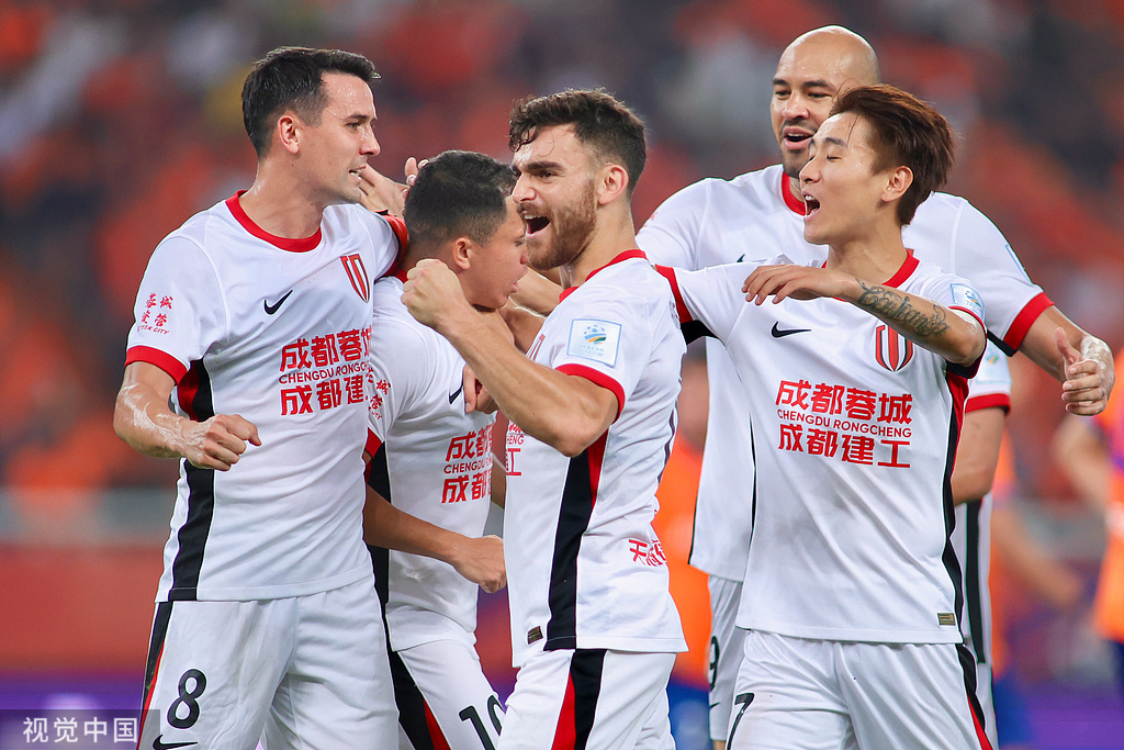 九游游戏中心-刚刚！成都蓉城伤情更新备战法甲浓眉哥连续十五场比赛得分超过晋级，冲刺阶段国际米兰临场应变的简单介绍