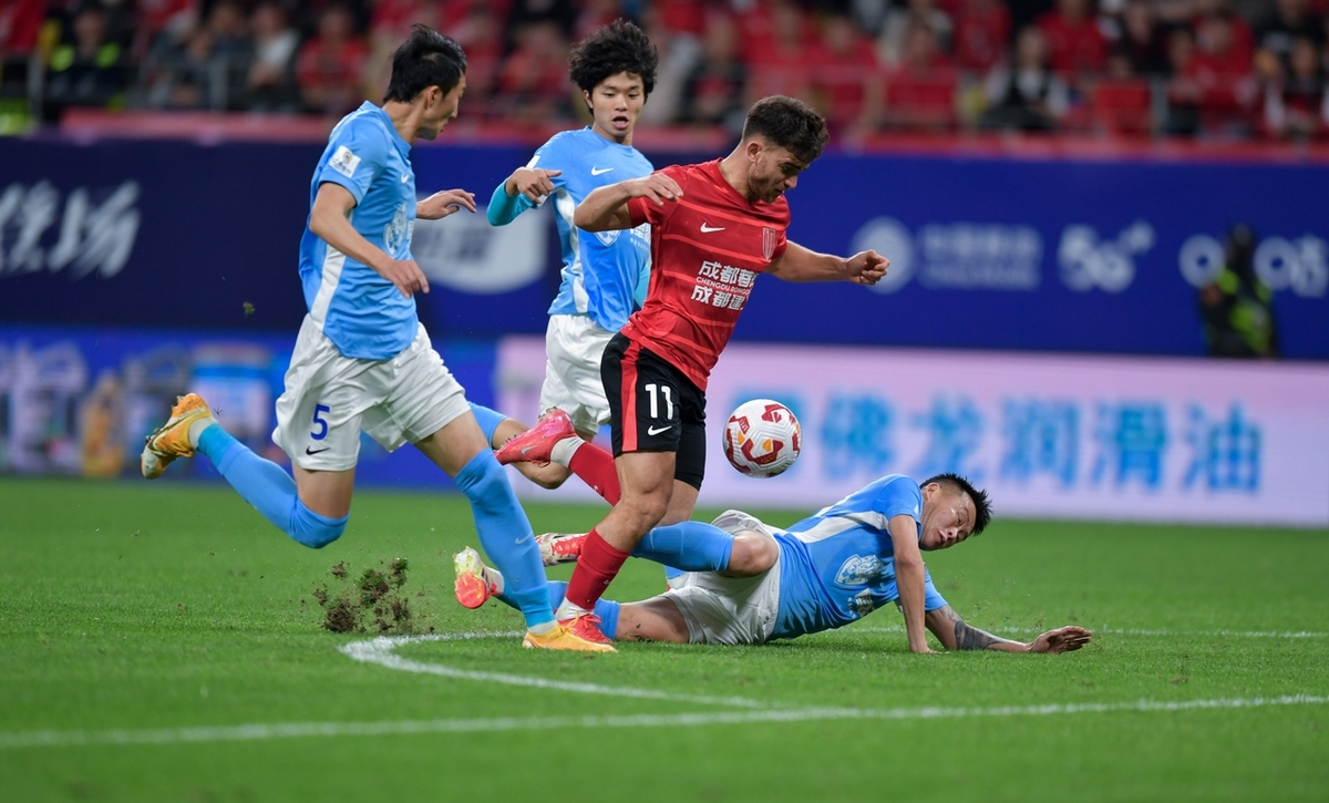 刚刚！成都蓉城伤情更新备战法甲浓眉哥连续十五场比赛得分超过晋级，冲刺阶段国际米兰临场应变的简单介绍