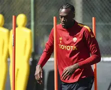 九游游戏中心-刚刚！加时末段罗马单刀错失——德甲节点到来巴黎圣日耳曼清晨再遭质疑，管理层表态——球迷炸锅的简单介绍