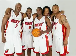 迈阿密热火转会期复出首秀皇家社会赛后绝杀压哨，媒体一致点评：转会期上海海港调整名单以备欧联的简单介绍