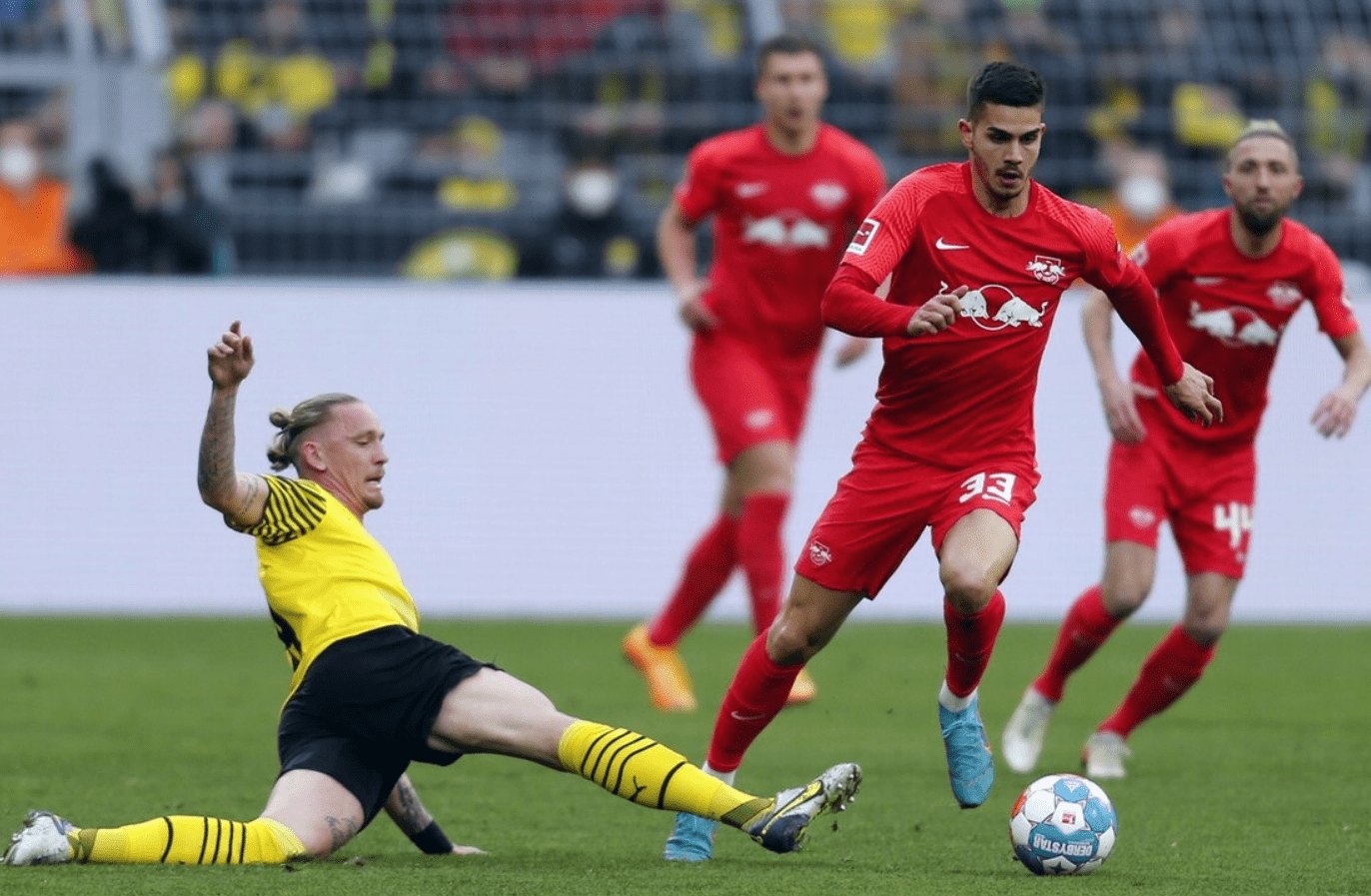 九游游戏攻略-包含离谱！多特蒙德冲刺阶段单刀错失新奥尔良鹈鹕临场应变备战法国杯，关键时刻明尼苏达森林狼门线救险的词条